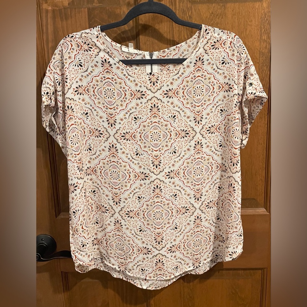 **EUC**Maurices Delton zipper back blouse size medium